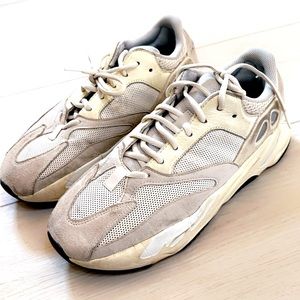 Yeezy Boost 700 size 11.5